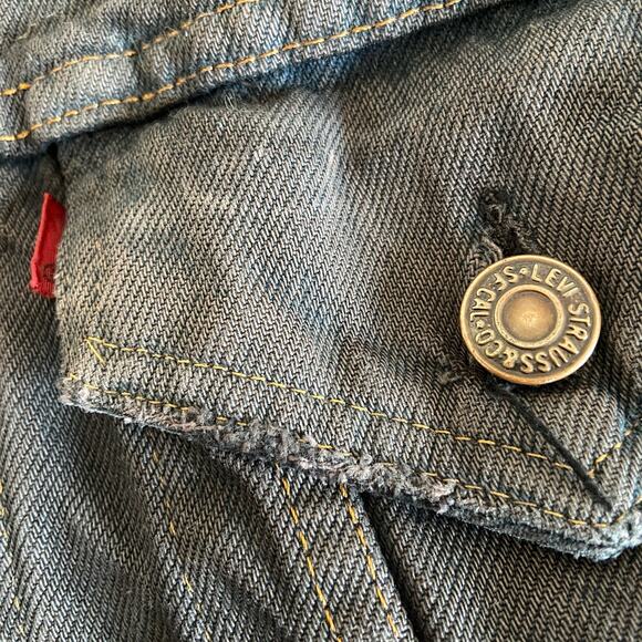 Levi's Distressed Dark Denim Pretenders Patch Jean Jacket - Women's Size Large - Picture 7 of 8